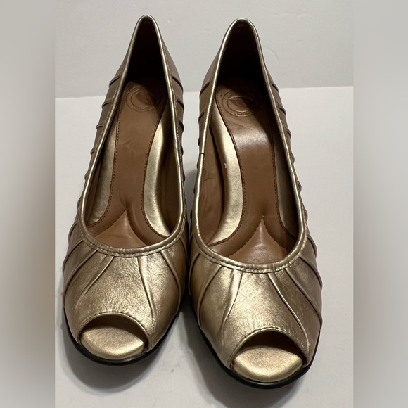 Nurture Women’s Size 7.5m Gold Peep Toe 3inch Heels - Picture 2 of 14